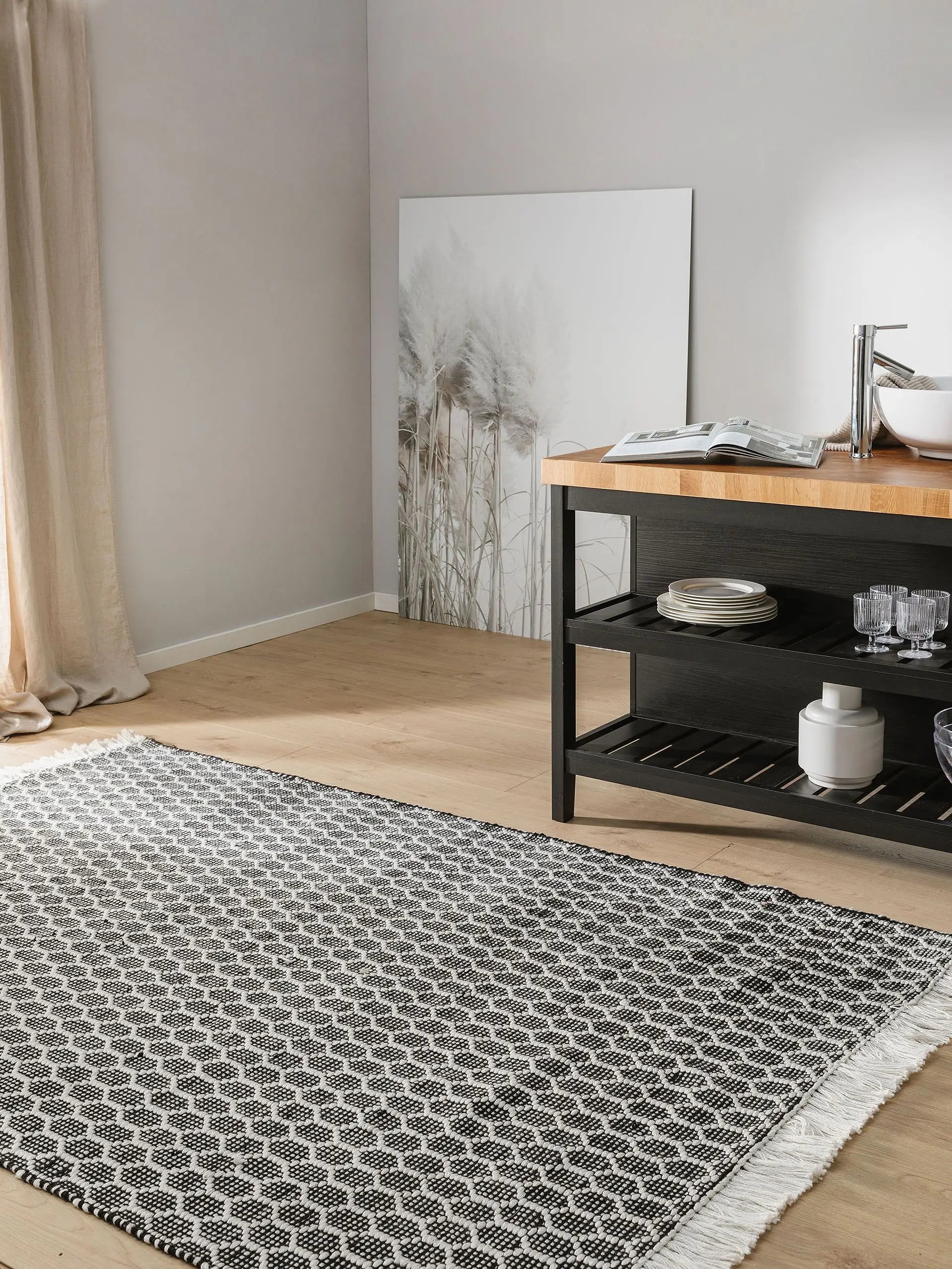 Mimpi rug (indoor & outdoor) made of recycled material, white/black