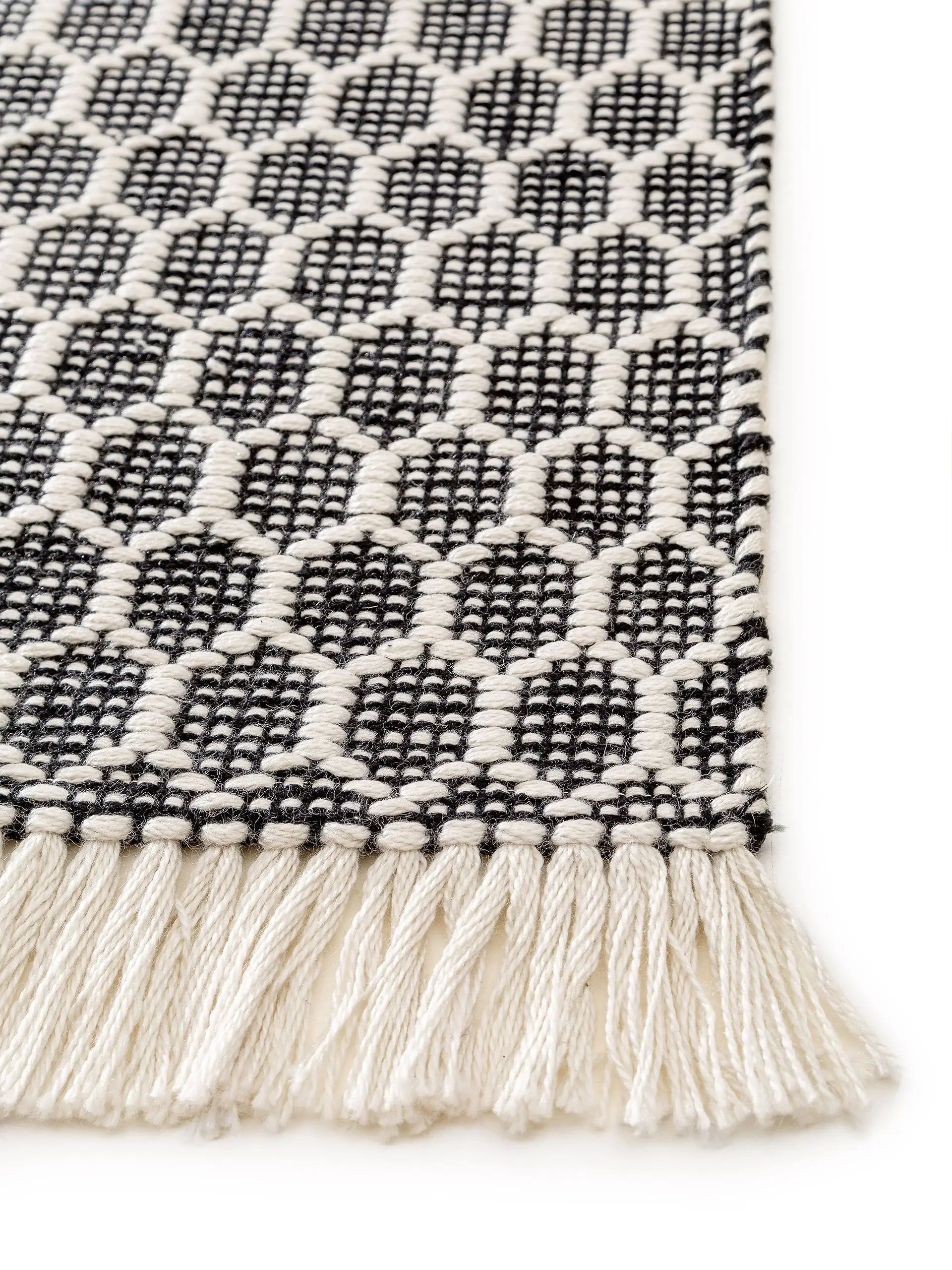 Mimpi rug (indoor & outdoor) made of recycled material, white/black