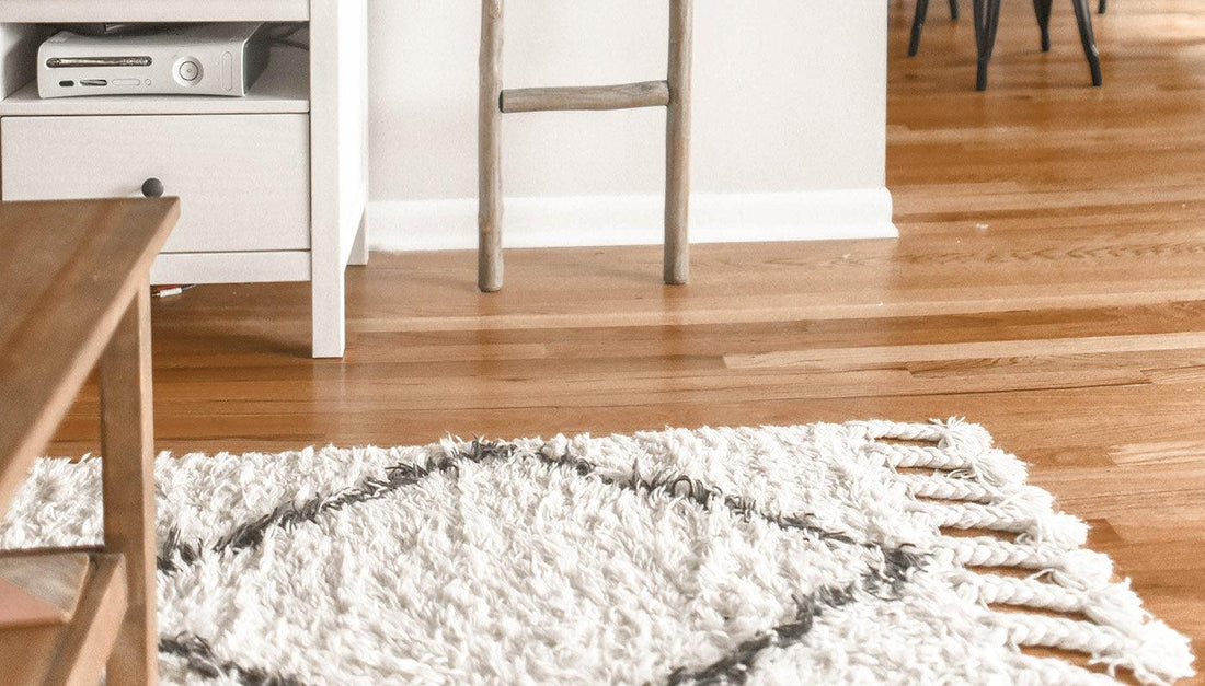 Die besten Teppiche für kalte Böden - Tipps zum Energie sparen