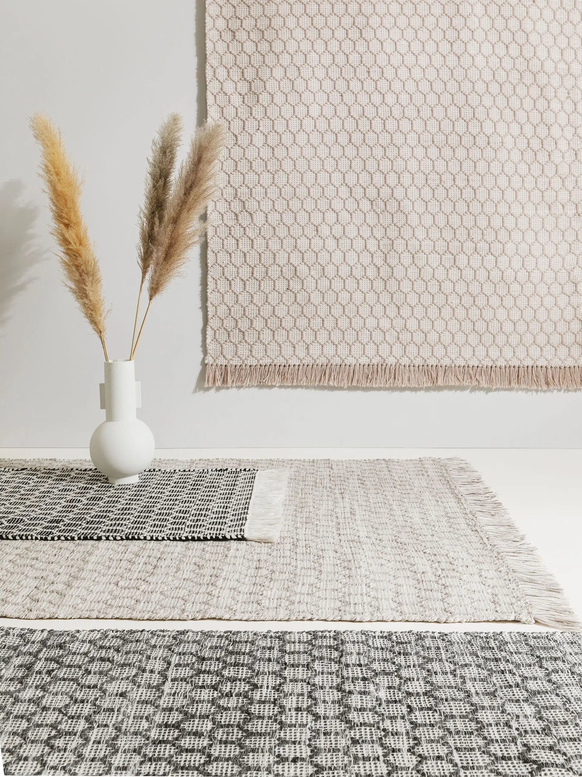 Mimpi rug (indoor &amp; outdoor) made of recycled material, white/black